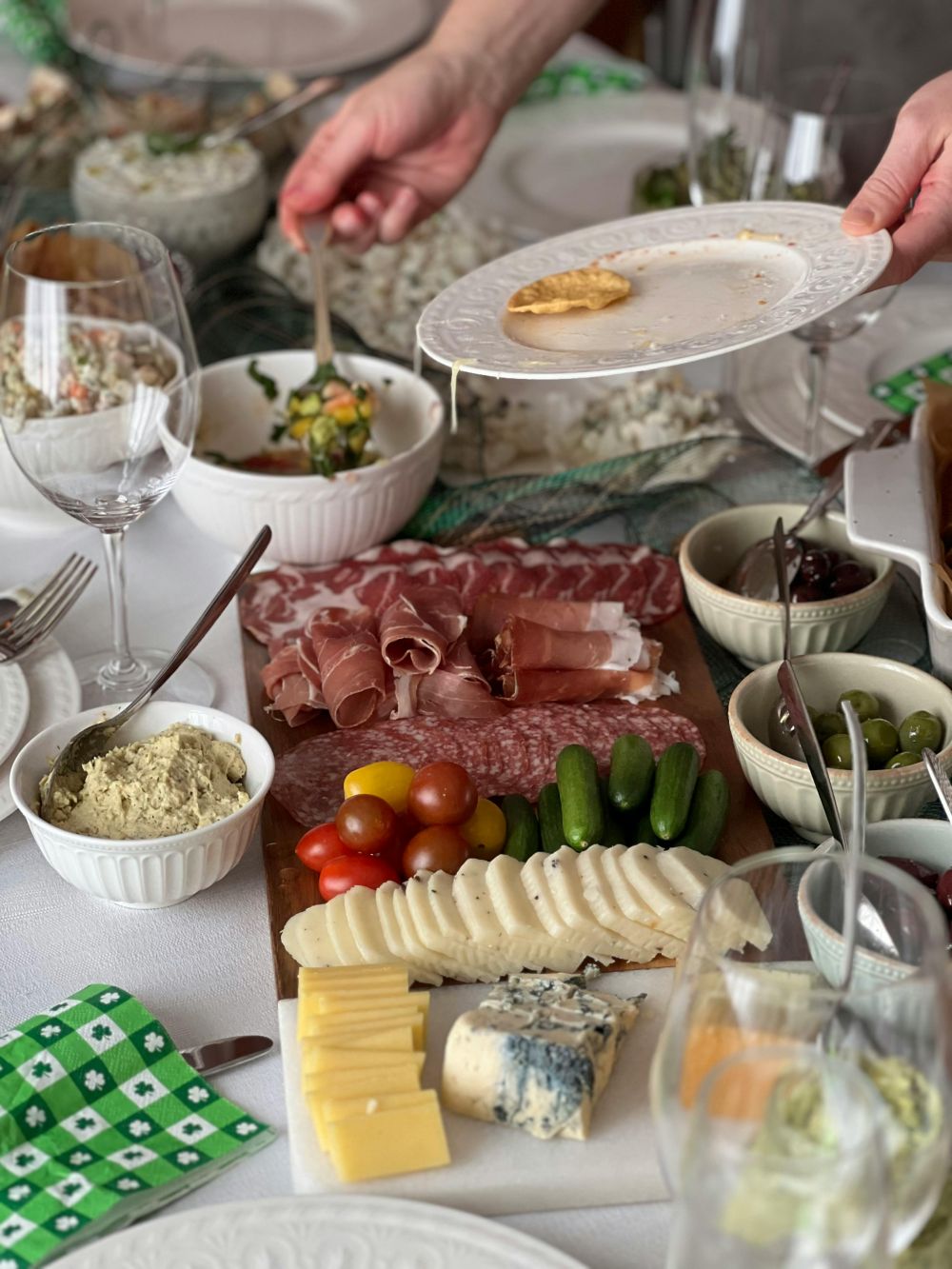 Koldtbord haugesund  smakfull mat til små og store anledninger